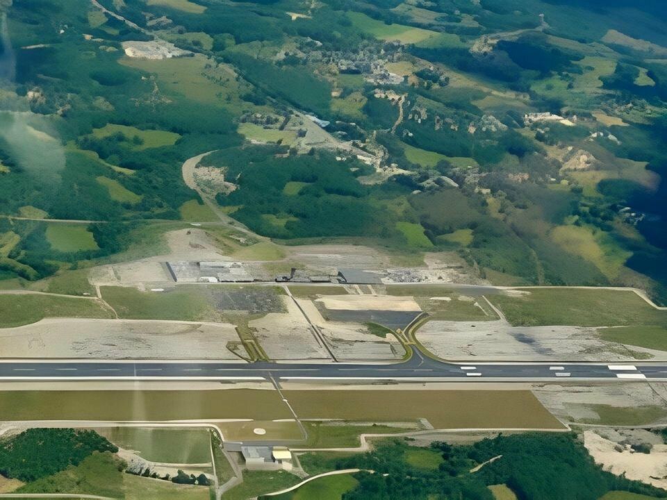 Location terrain 25000 m² non divisibles