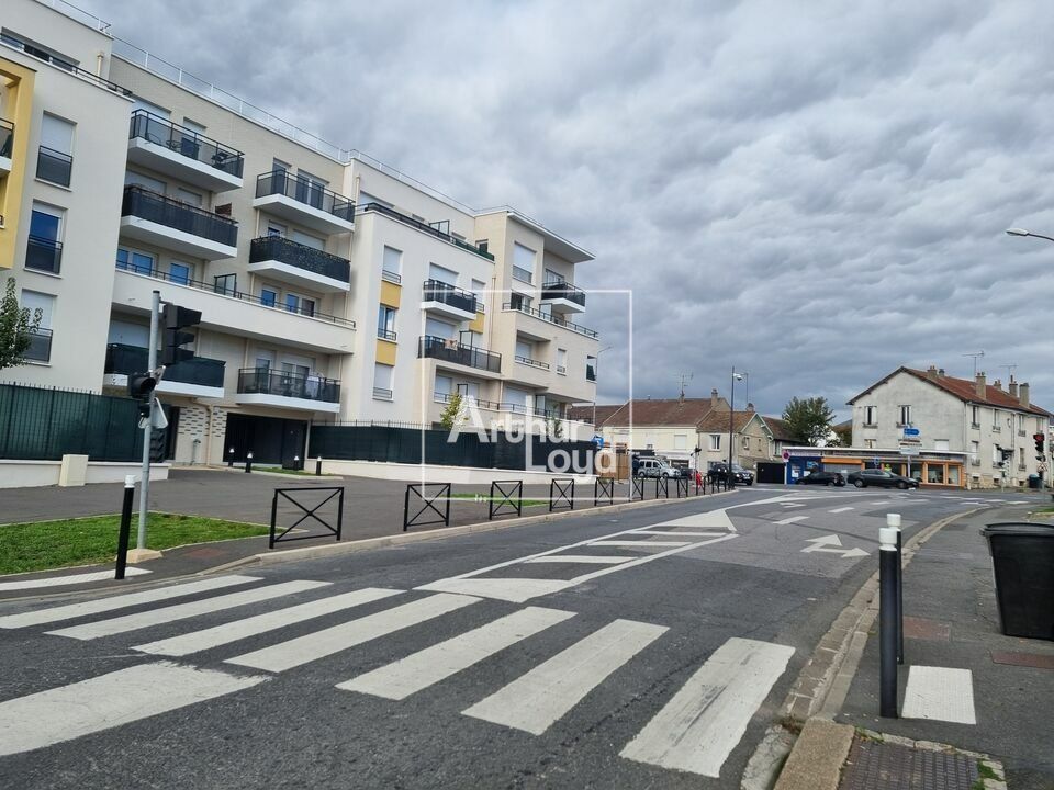 Belle surface entièrement rénovée sur MELUN !