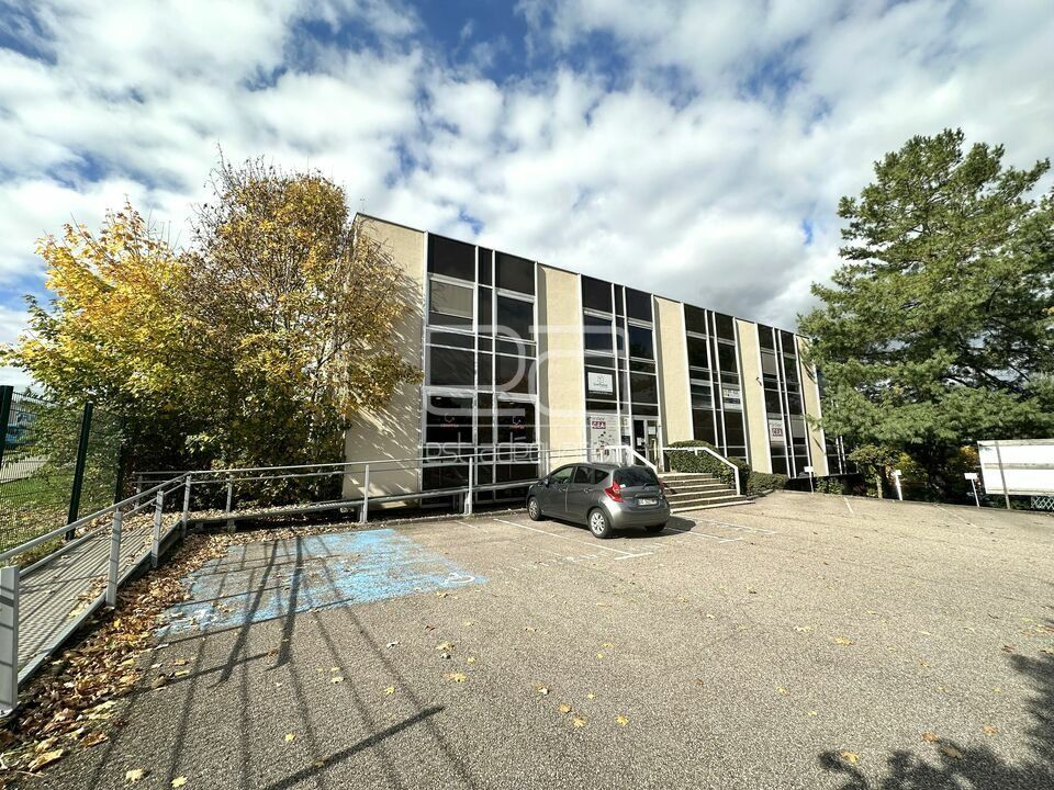 Location bureaux 208.91 m² divisibles à partir de 16.94 m²