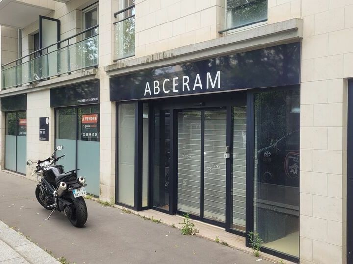 Location bureaux 245 m² non divisibles
