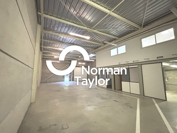 Location local d''activites 585 m² non divisibles