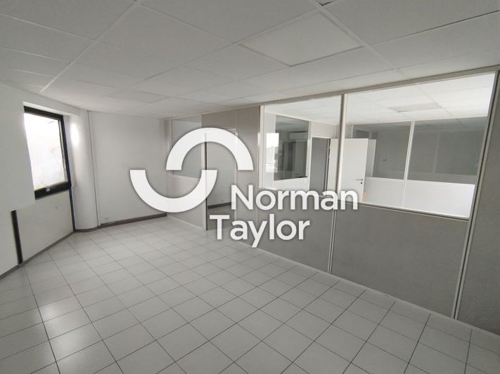 Location local d''activites 104 m² divisibles à partir de 47 m²