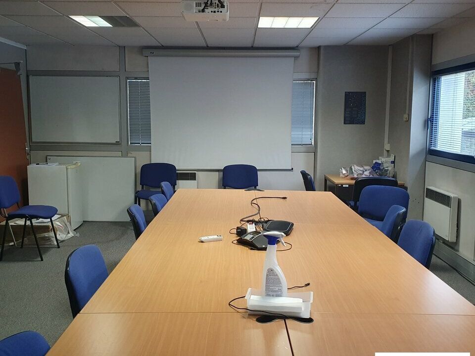 Location bureaux 850 m² non divisibles