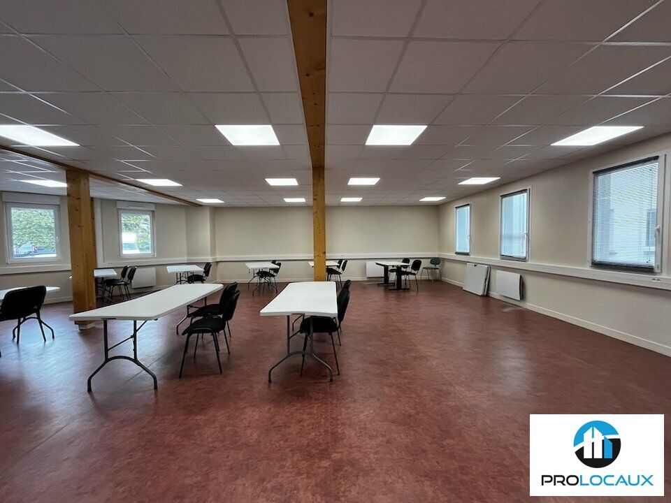 Location bureaux 114 m² non divisibles