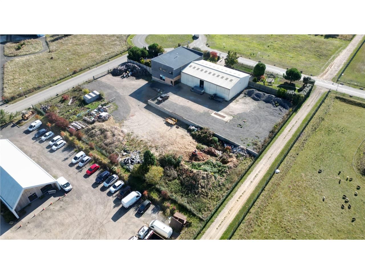 Vente local 920 m² à Tremblay-les-Villages