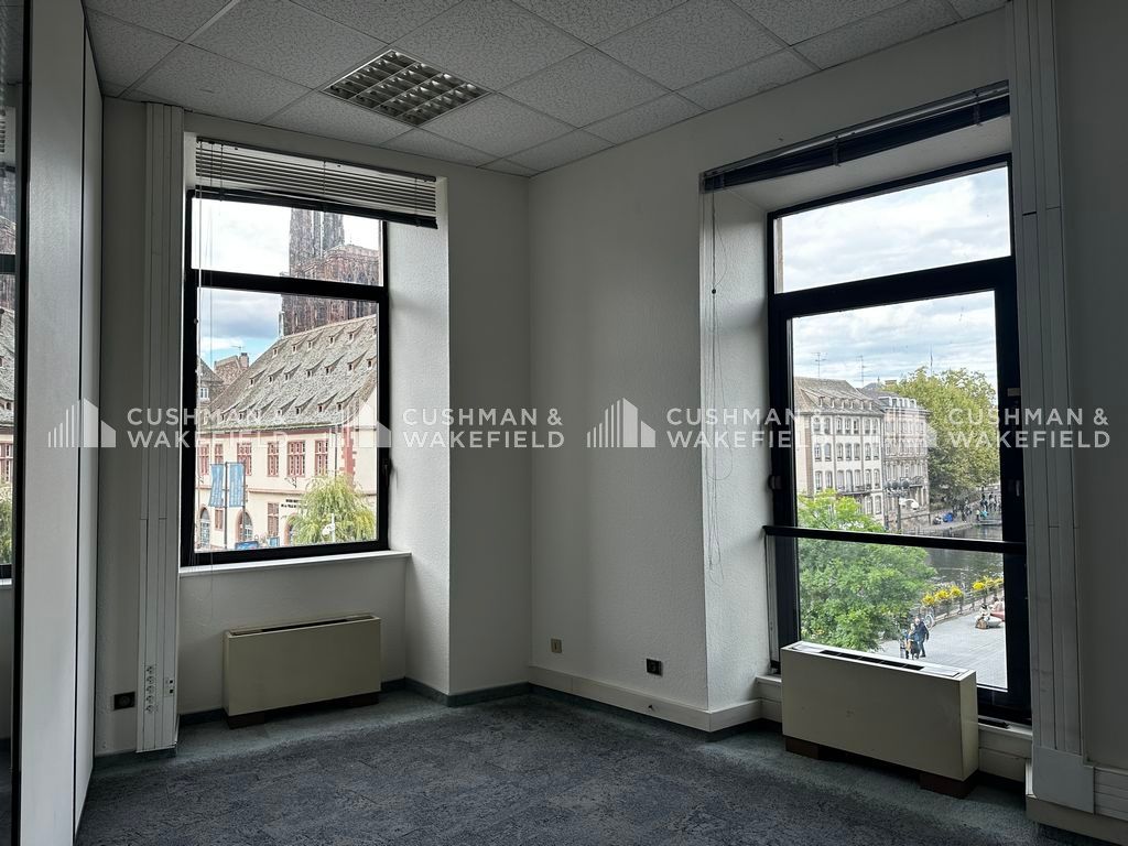 Vente bureaux 1638 m² divisibles à partir de 76 m²