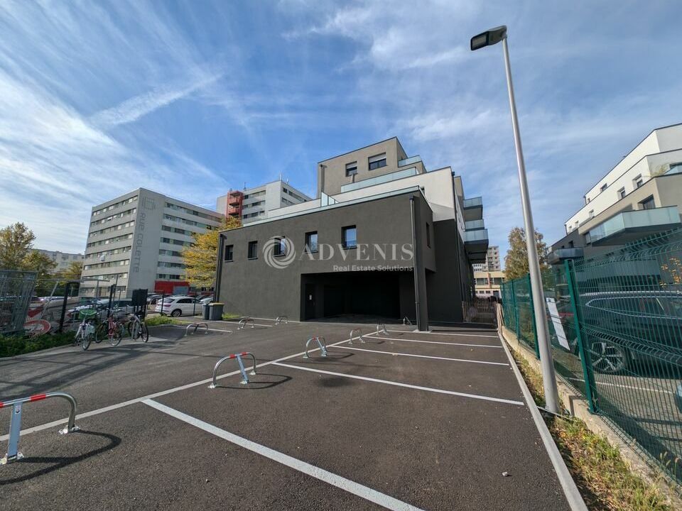 Location local d''activites 442.37 m² divisibles à partir de 84 m²