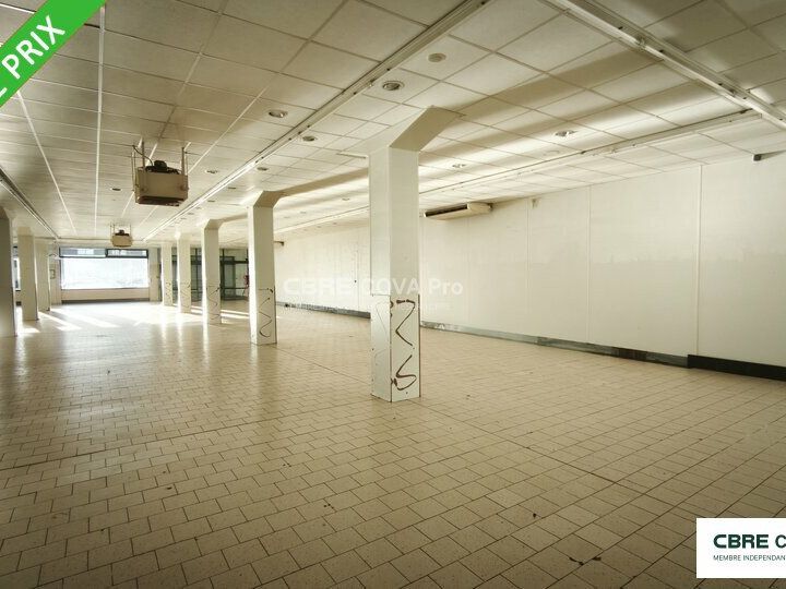 Locaux commerciaux 880 m² - BESANCON