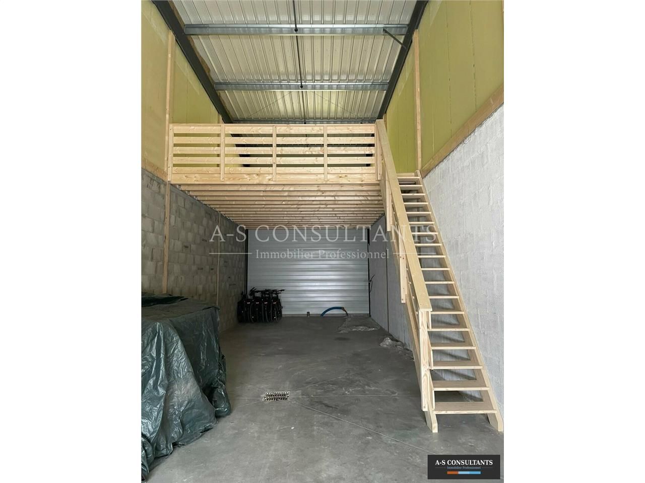 Location entrepot 147 m² non divisibles