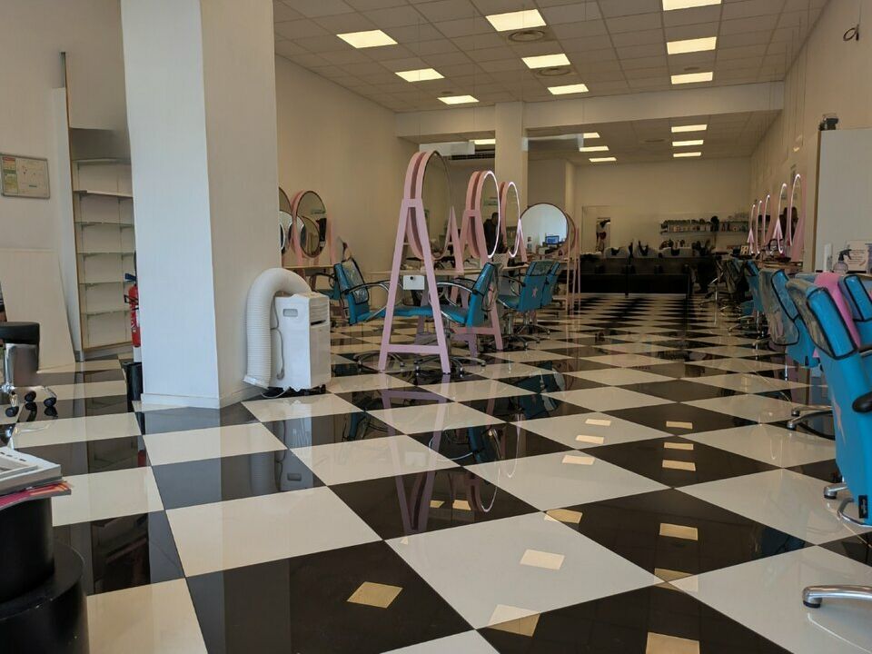 Location local commercial 132 m² non divisibles