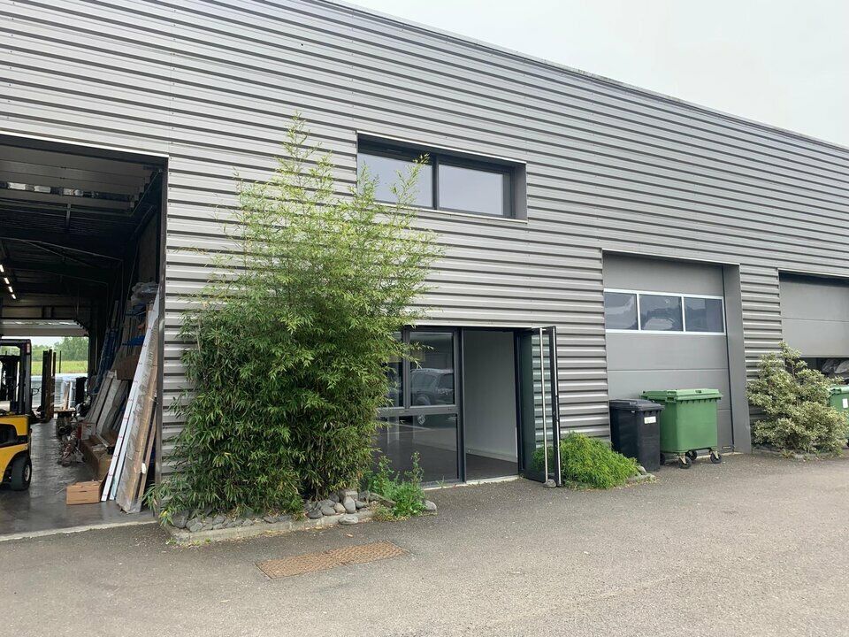Location local d''activites 150 m² non divisibles