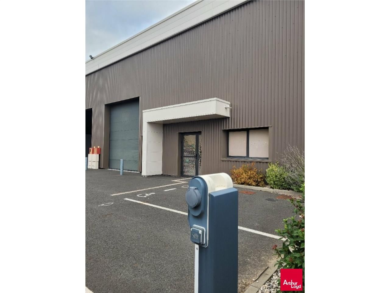 ZI SUD LE MANS LOCATION LOCAL ACTIVITE 357m²