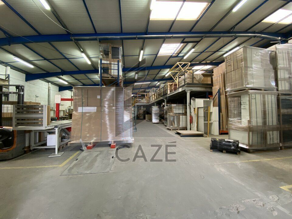Location local d''activites 1915 m² non divisibles