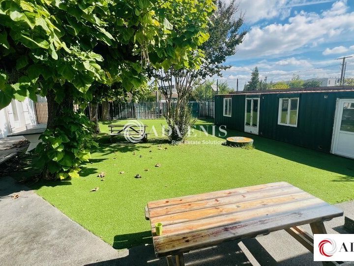 A VENDRE -  BÄTIMENT DE BUREAUX - 718 M²