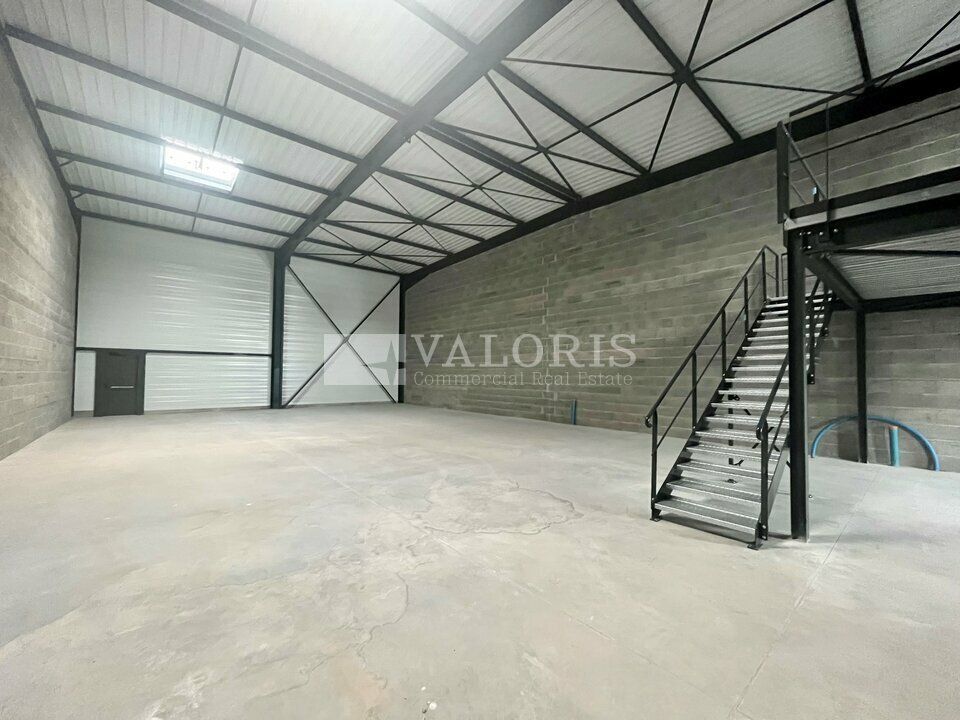 Valoris Real Estate vous propose à la location ou à la vente des cellules d'activités au sein d'un parc d'activités sur la commune de Saint-Vulbas.