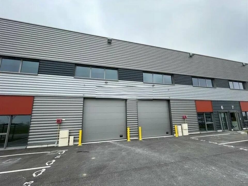 Location local d''activites 740 m² divisibles à partir de 320 m²