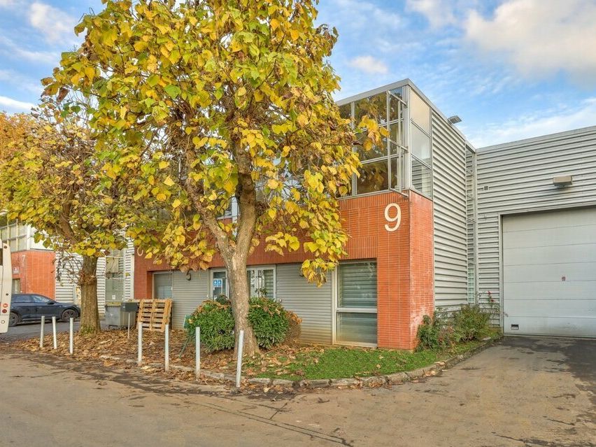 Location local d''activites 326 m² non divisibles