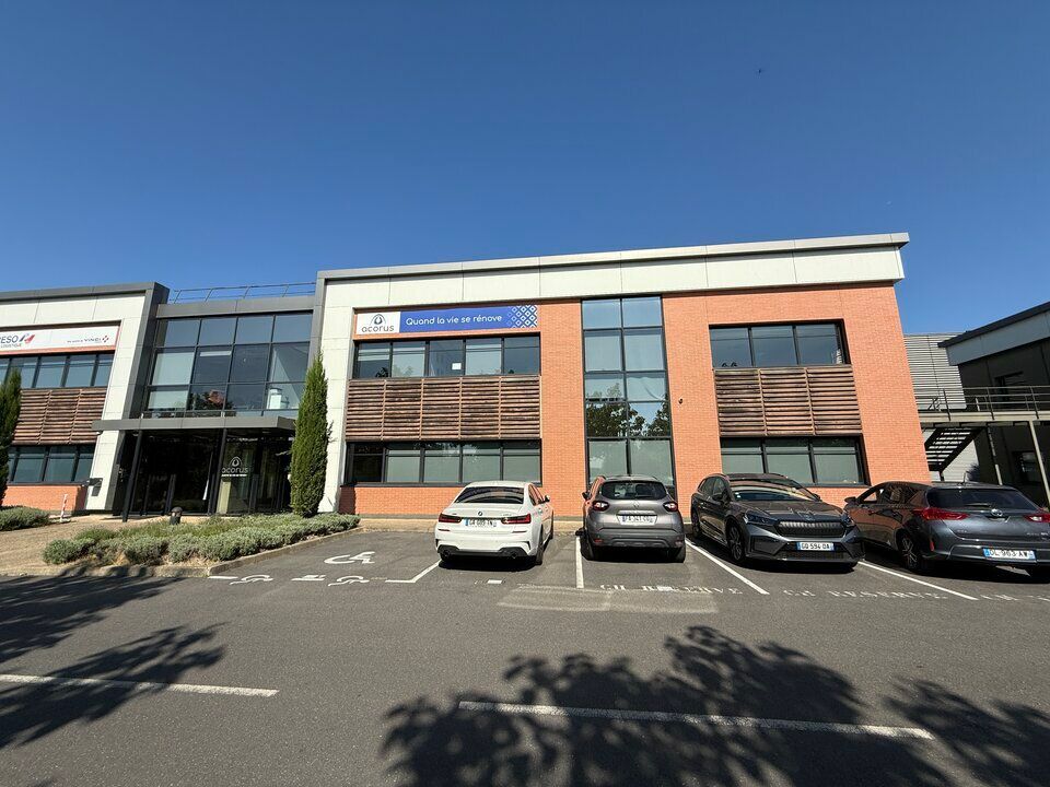 Location local d''activites 680 m² non divisibles
