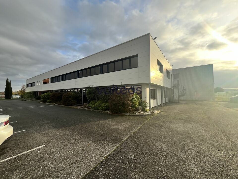 Location bureaux 160 m² non divisibles