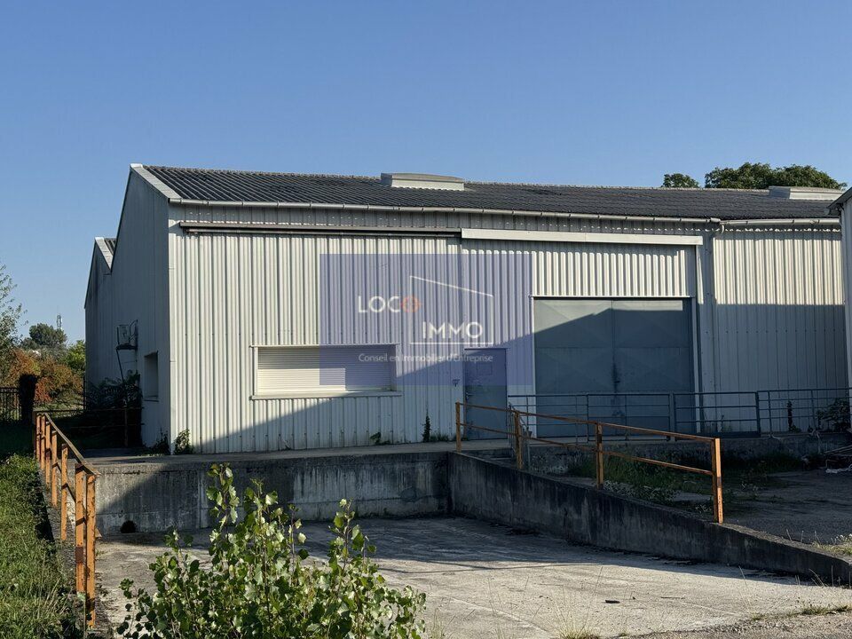 Location entrepot 950 m² non divisibles