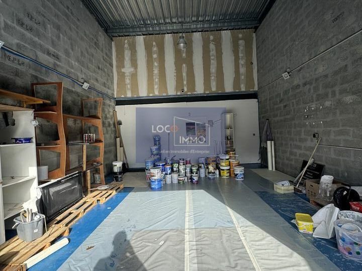 Location local d''activites 120 m² non divisibles