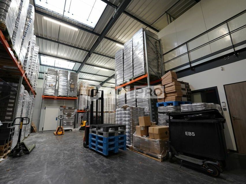 LOCAL D'ACTIVITE A LOUER - 319 m² - DECINES CHARPIEU