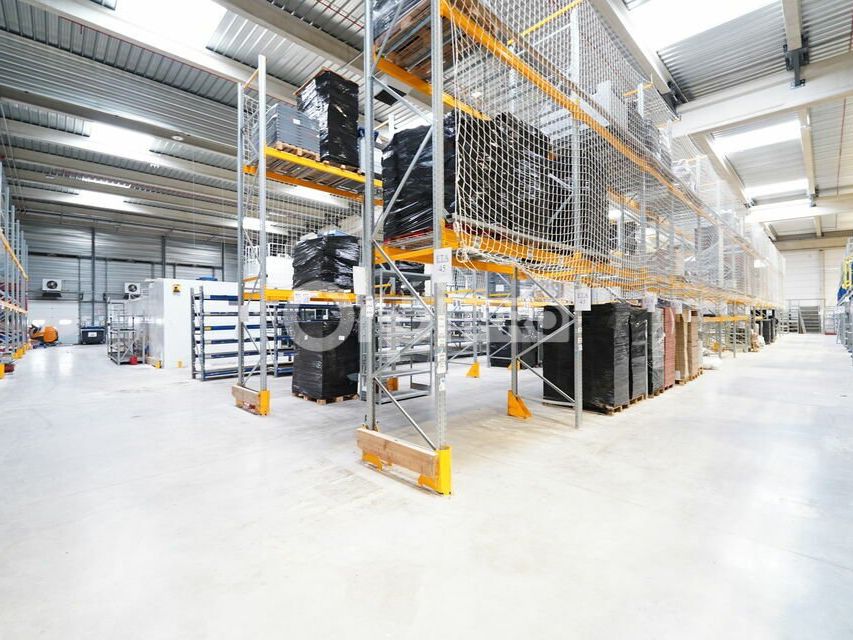 Location entrepot 2393 m² non divisibles