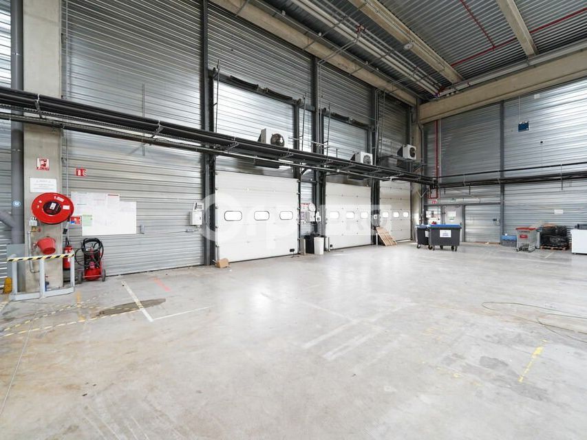 ENTREPÔT A LOUER - 2 393 m²  - MIONS
