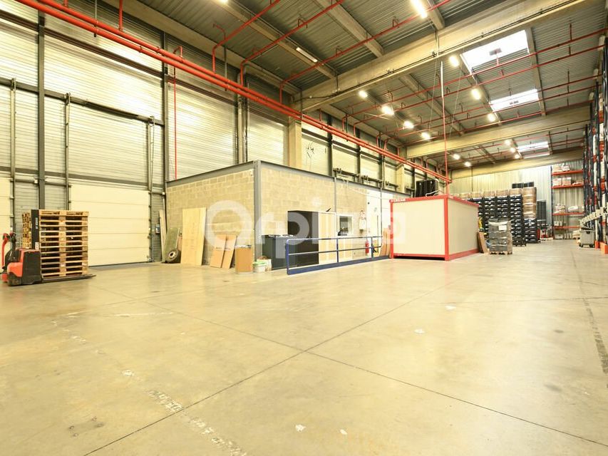 ENTREPÔT A LOUER - 3 876 m²  - MIONS