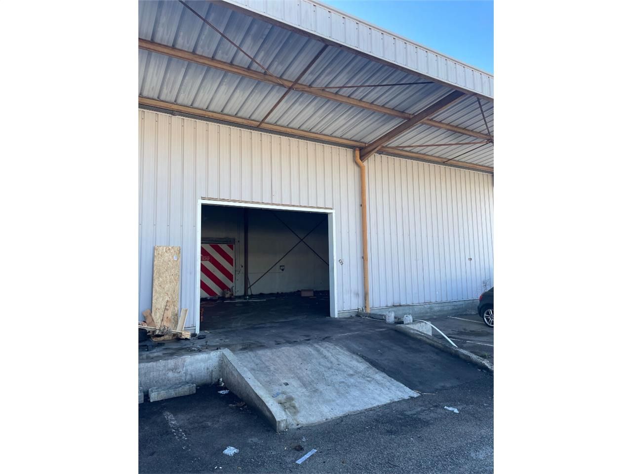 Location local 218.00 m² à LIMOGES