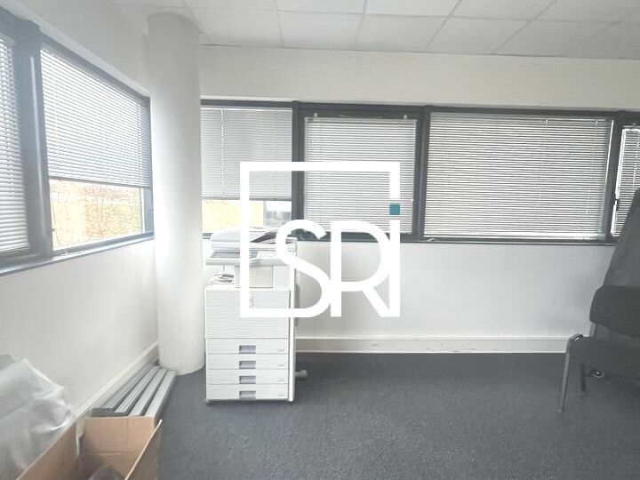 PROCHE A75  A71 A89 - LOCATION BUREAUX 585 m² DIVISIBLES A PARTIR DE 250 m2 - CENTRE D'AFFAIRES DU ZENITH - 63800 COURNON D'AUVERGNE