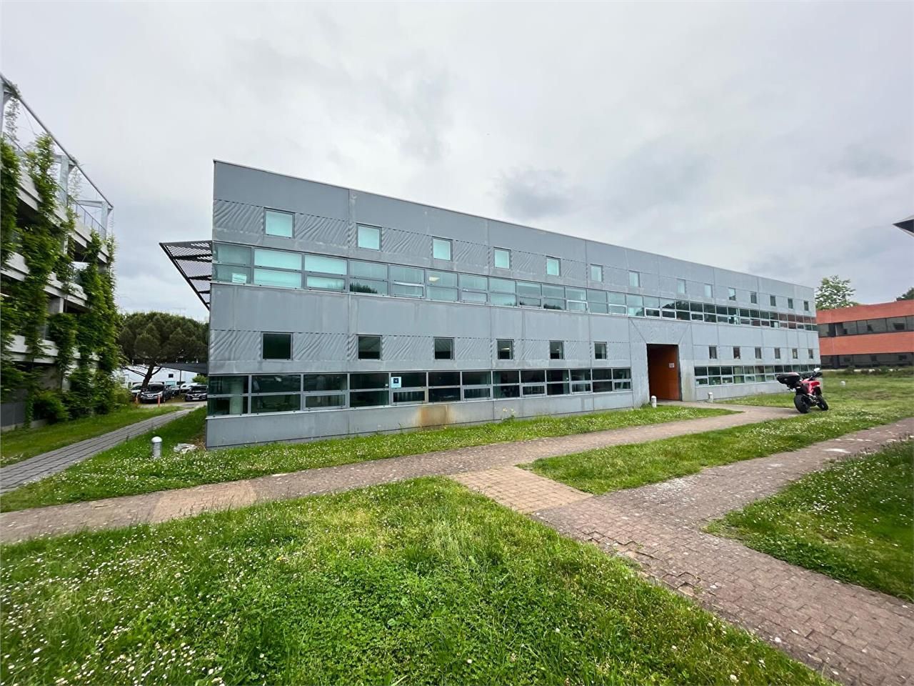 Vente bureaux 215.00 m² à MERIGNAC