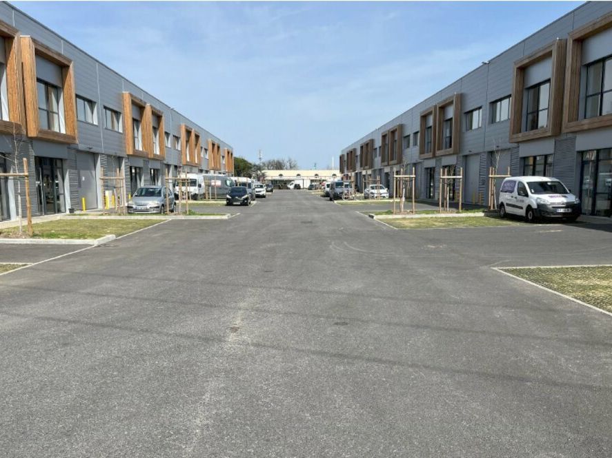 TOULOUSE ZONE THIBAUD - LOCATION ENTREPOT + BUREAUX 296M2 
