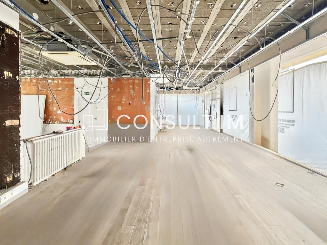 Location local commercial 185 m² non divisibles