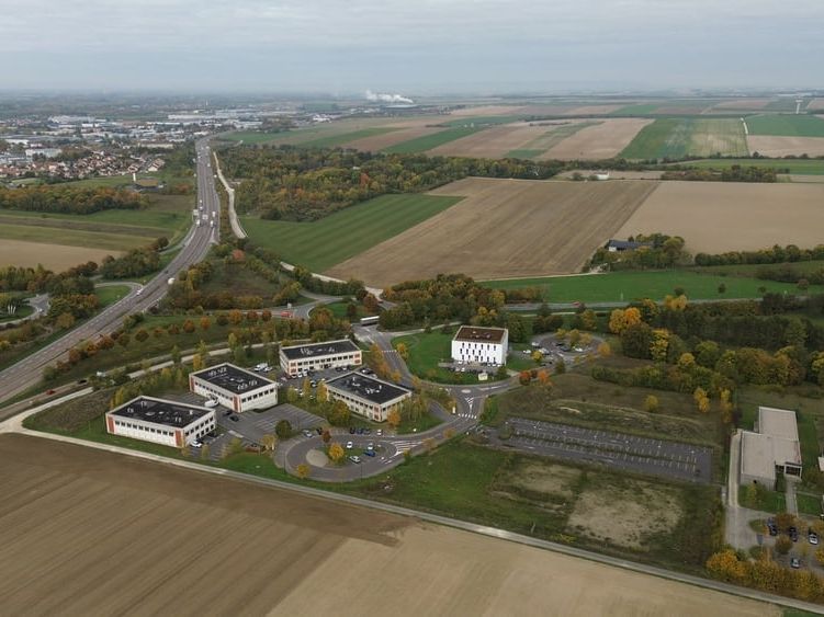 Vente terrain 48000 m² divisibles à partir de 2000 m²