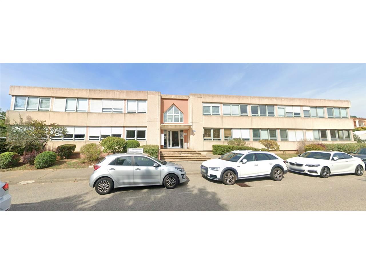 Location bureaux 246 m² à Vitrolles