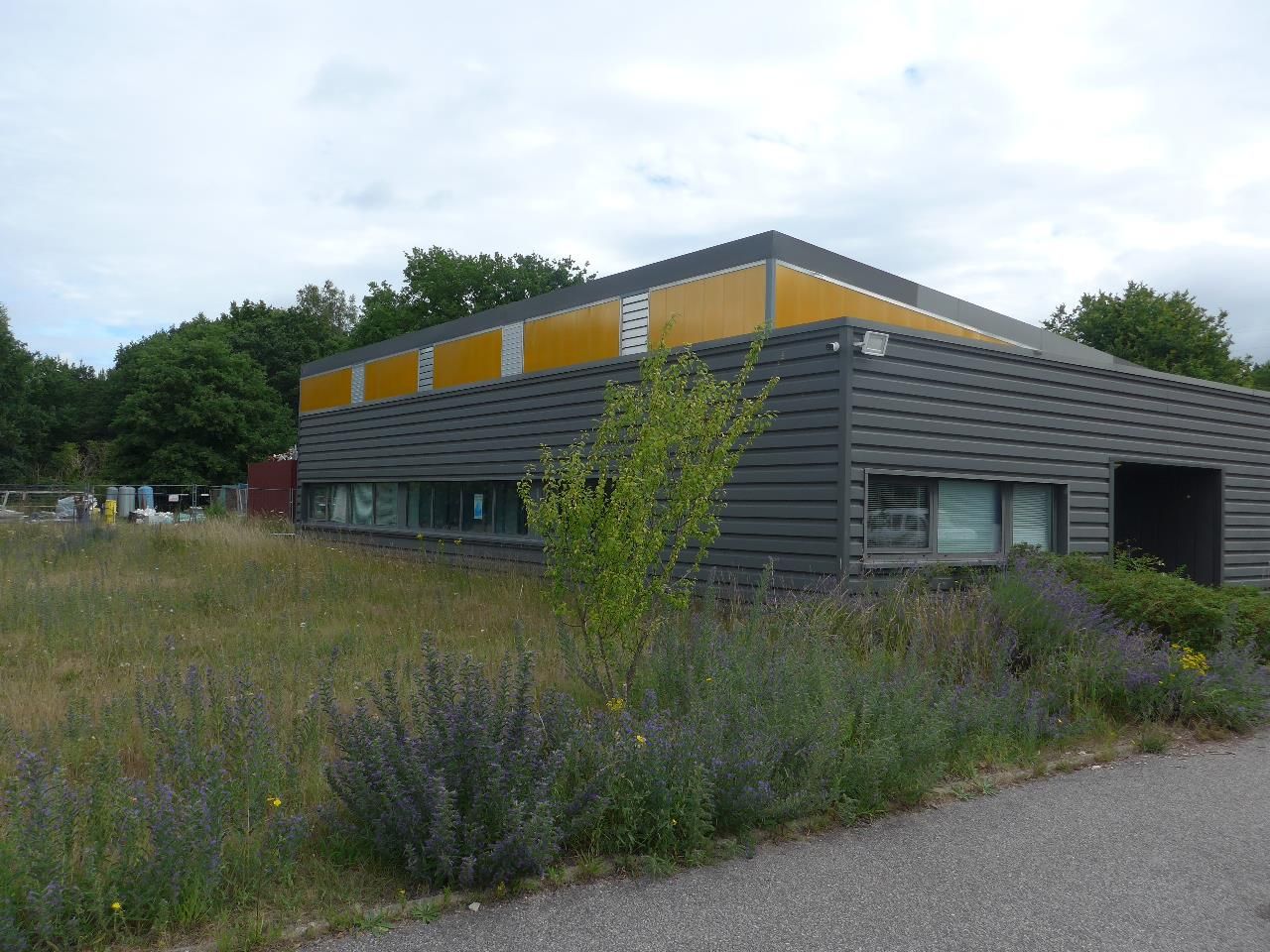 Vente local d''activites 595 m² non divisibles