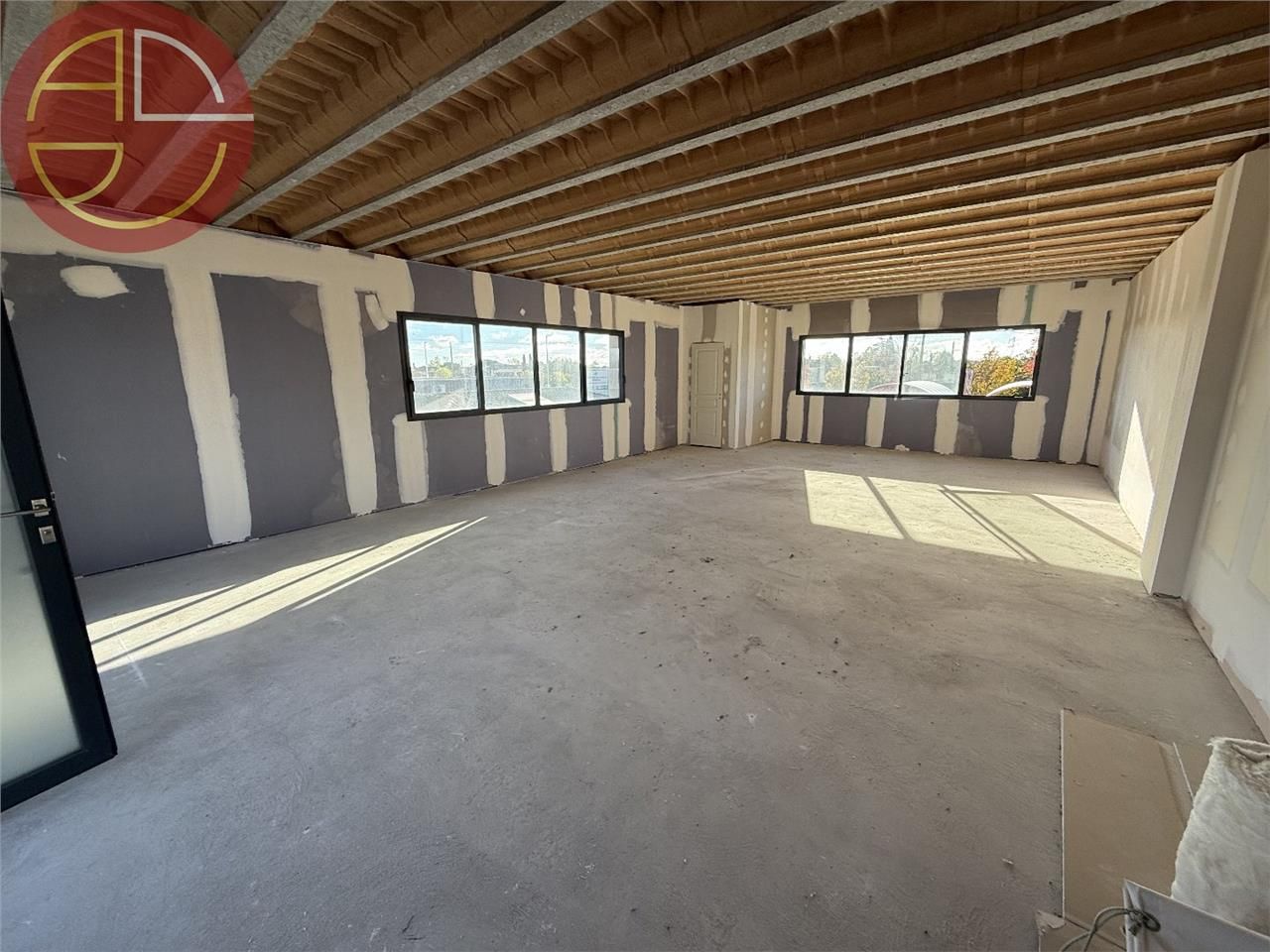 Location bureaux 150 m² à LA-SALVETAT-SAINT-GILLES