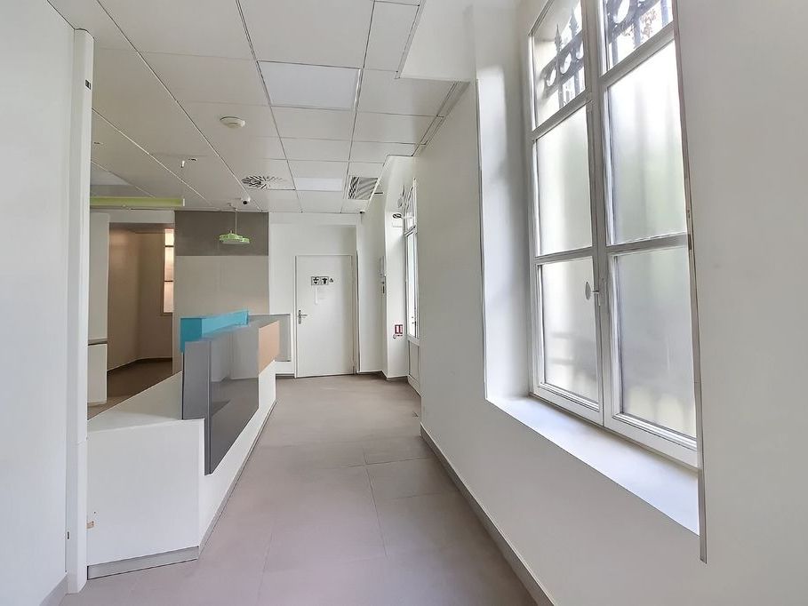 Location bureaux 245 m² non divisibles