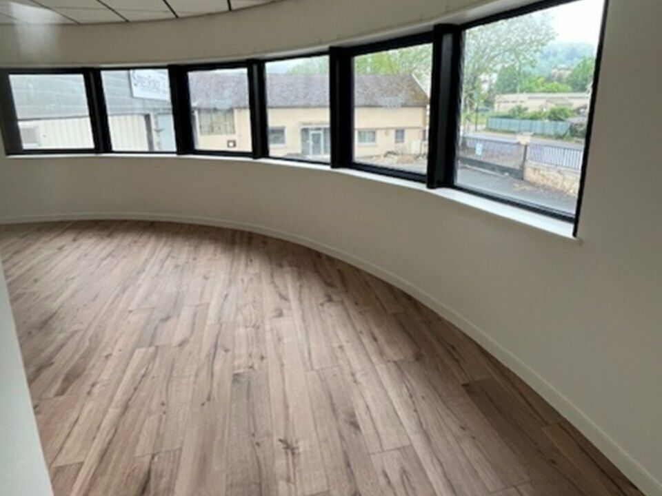 Location bureaux 125 m² non divisibles
