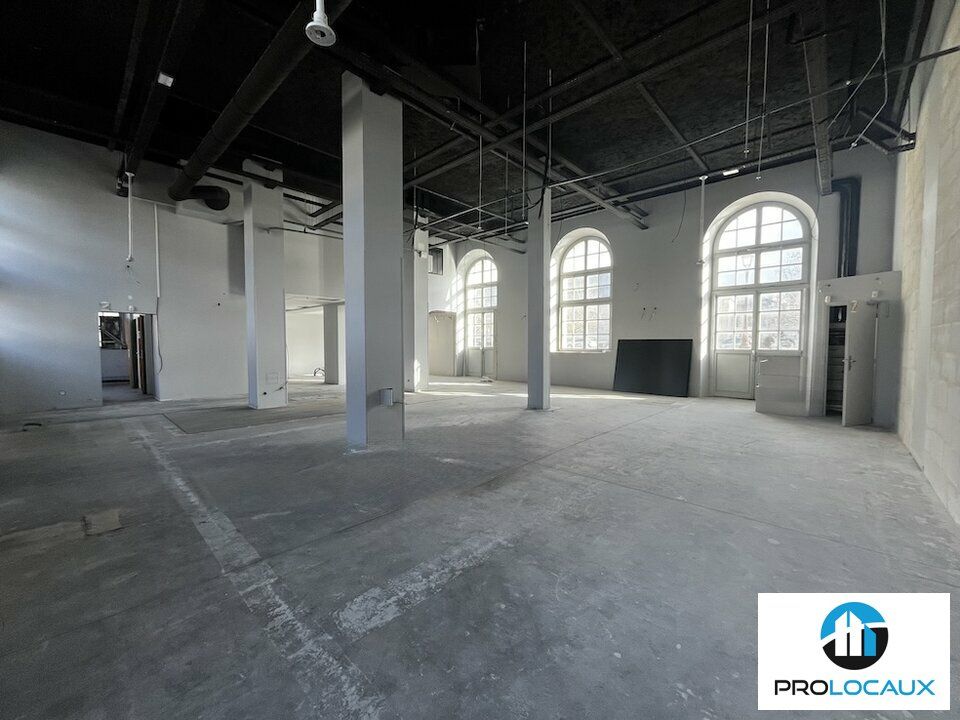 Location local commercial 200 m² non divisibles