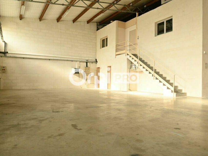 LOCAL D'ACTIVITE A LOUER - 152 m² - CHASSIEU