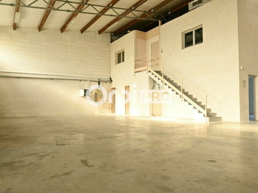 LOCAL D'ACTIVITE A LOUER - 240 m² - CHASSIEU