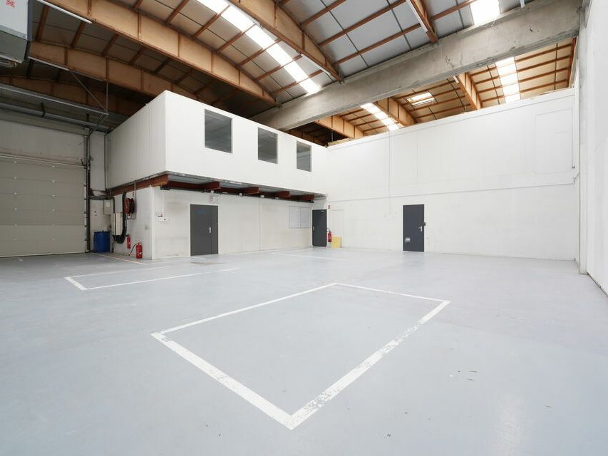 Location local d''activites 490 m² non divisibles