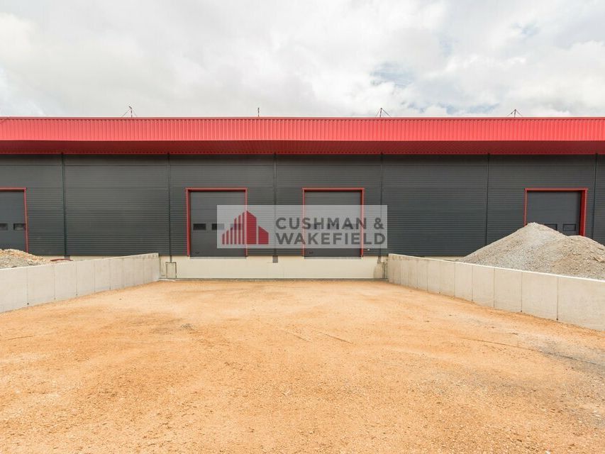 BEAUCAIRE - LOCAUX D'ACTIVITES / ENTREPOTS A LOUER