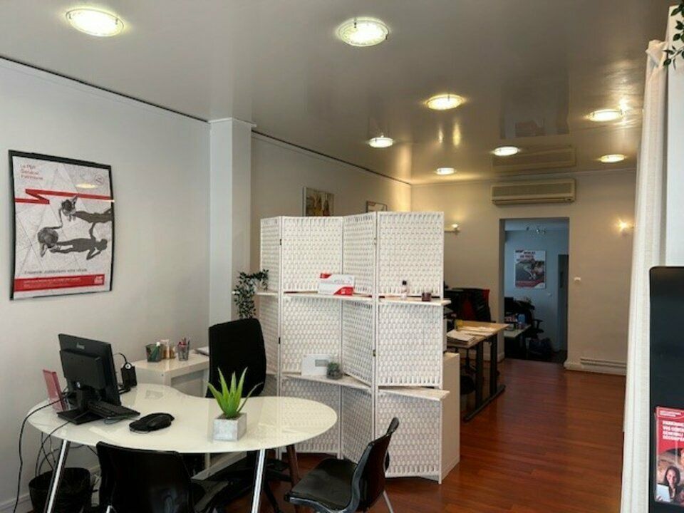 Location local commercial 85 m² non divisibles