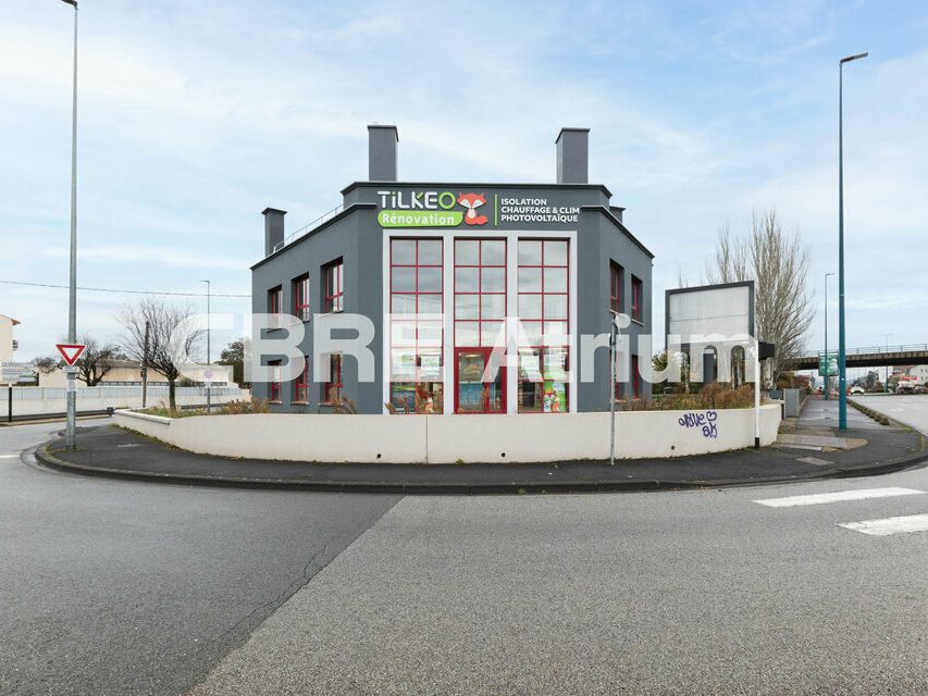 Location local commercial 330 m² non divisibles
