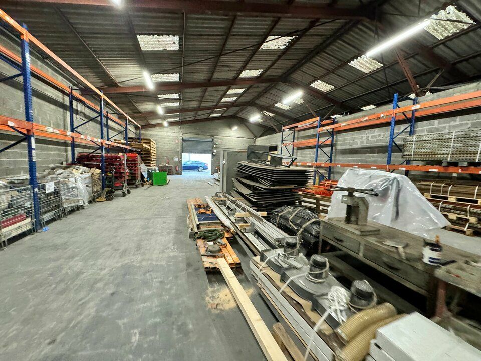 Location entrepot 800 m² non divisibles