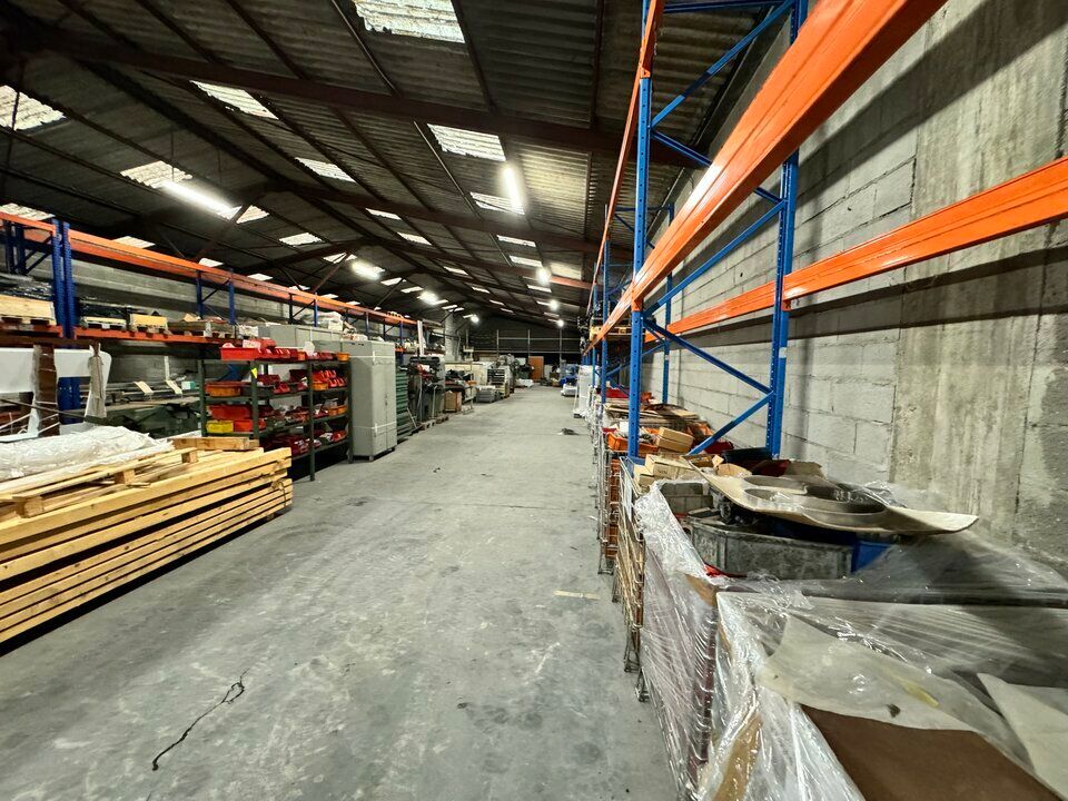 ESVRES - ENTREPOT - LOCAL ACTIVITE DISPONIBILITE IMMEDIATE 800 M2