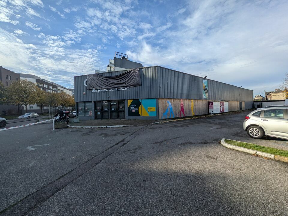 A louer local commercial de 1300m² à Rouen- emplacement n°1